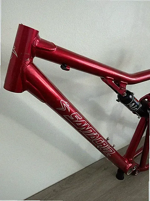 SANTA CRUZ BLUR MOUNTAIN FRAME 2.8 KGS. 21.5 INCH ALUMINUM 1 1/8 HEAD TUBE 26'ER